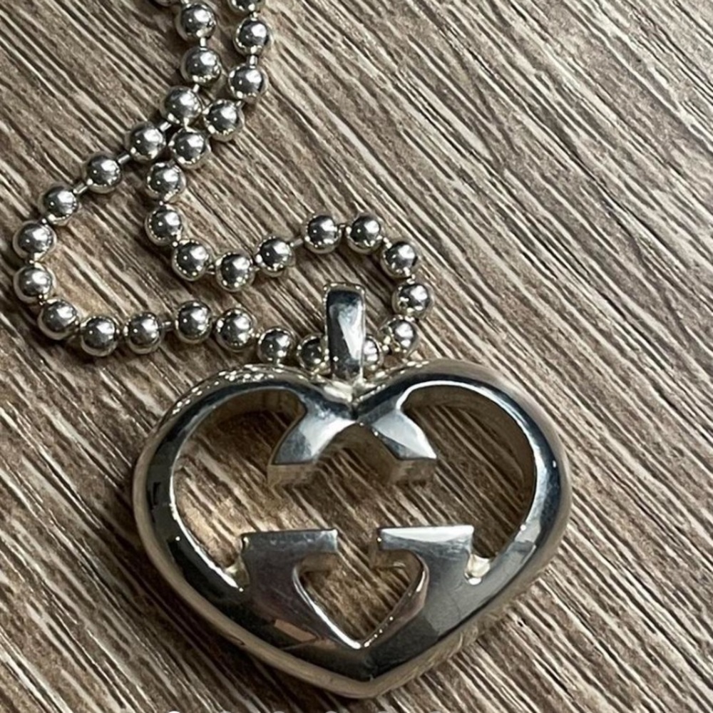 Gucci chunky heart beaded silver necklace